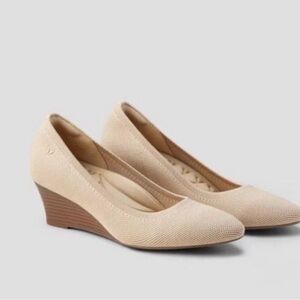 VIVAIA Tamia Wedge Pro Pump Wedge Almond Toe Cream